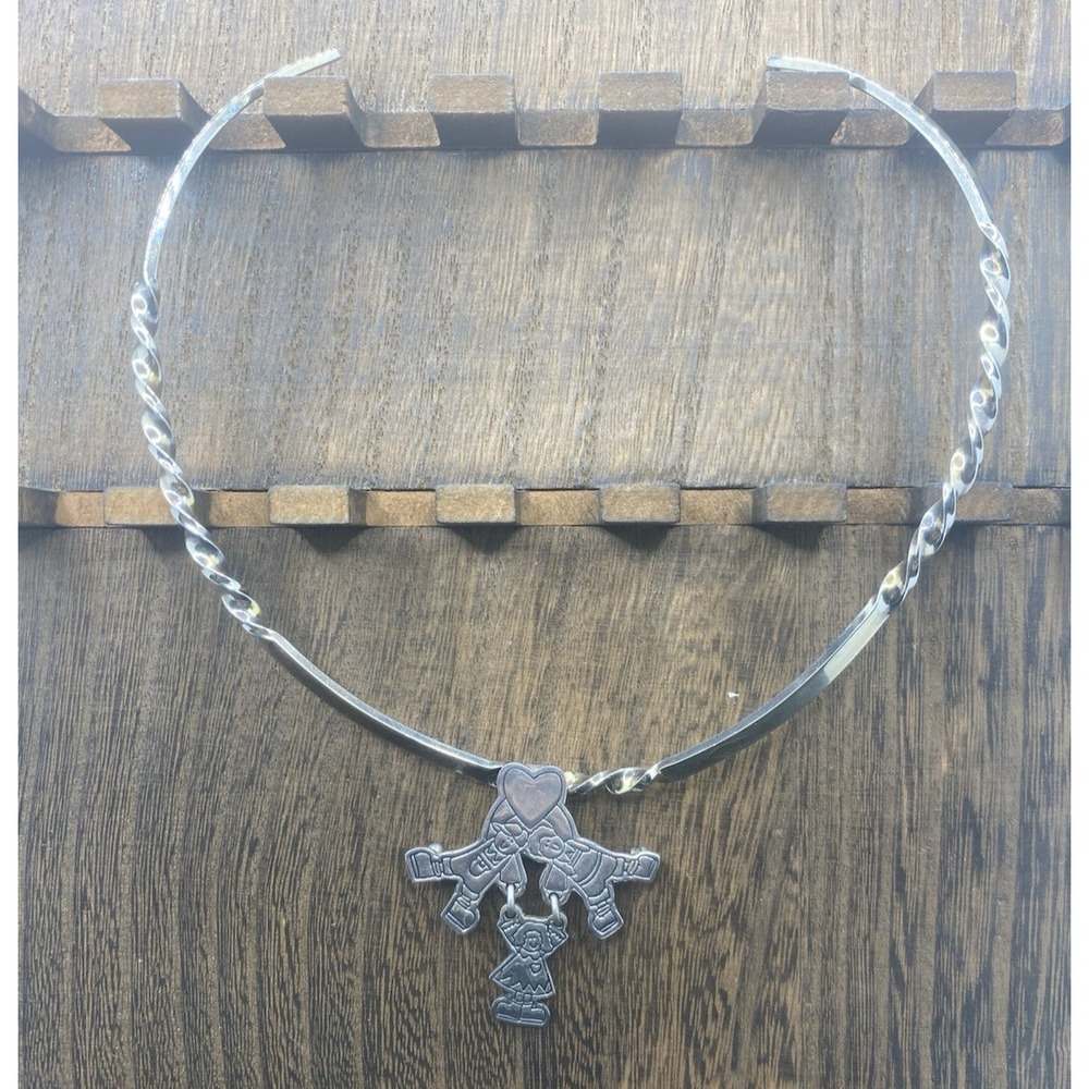 Children Holding Hands .925 Sterling Silver Pendant &/or Broach-Necklace not inc - Picture 1 of 4